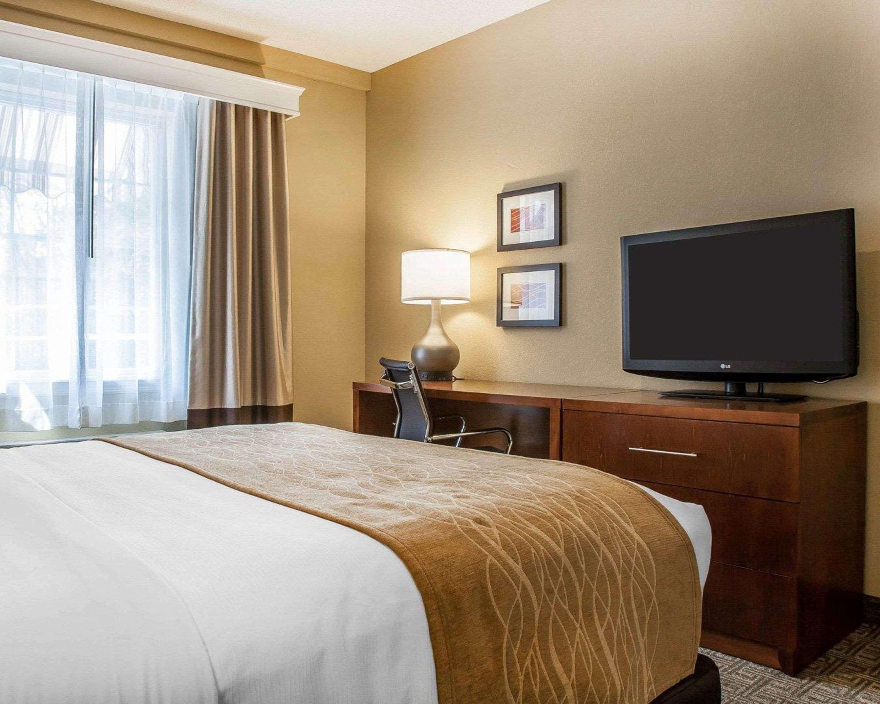Comfort Inn & Suites Sturbridge-Brimfield Dış mekan fotoğraf