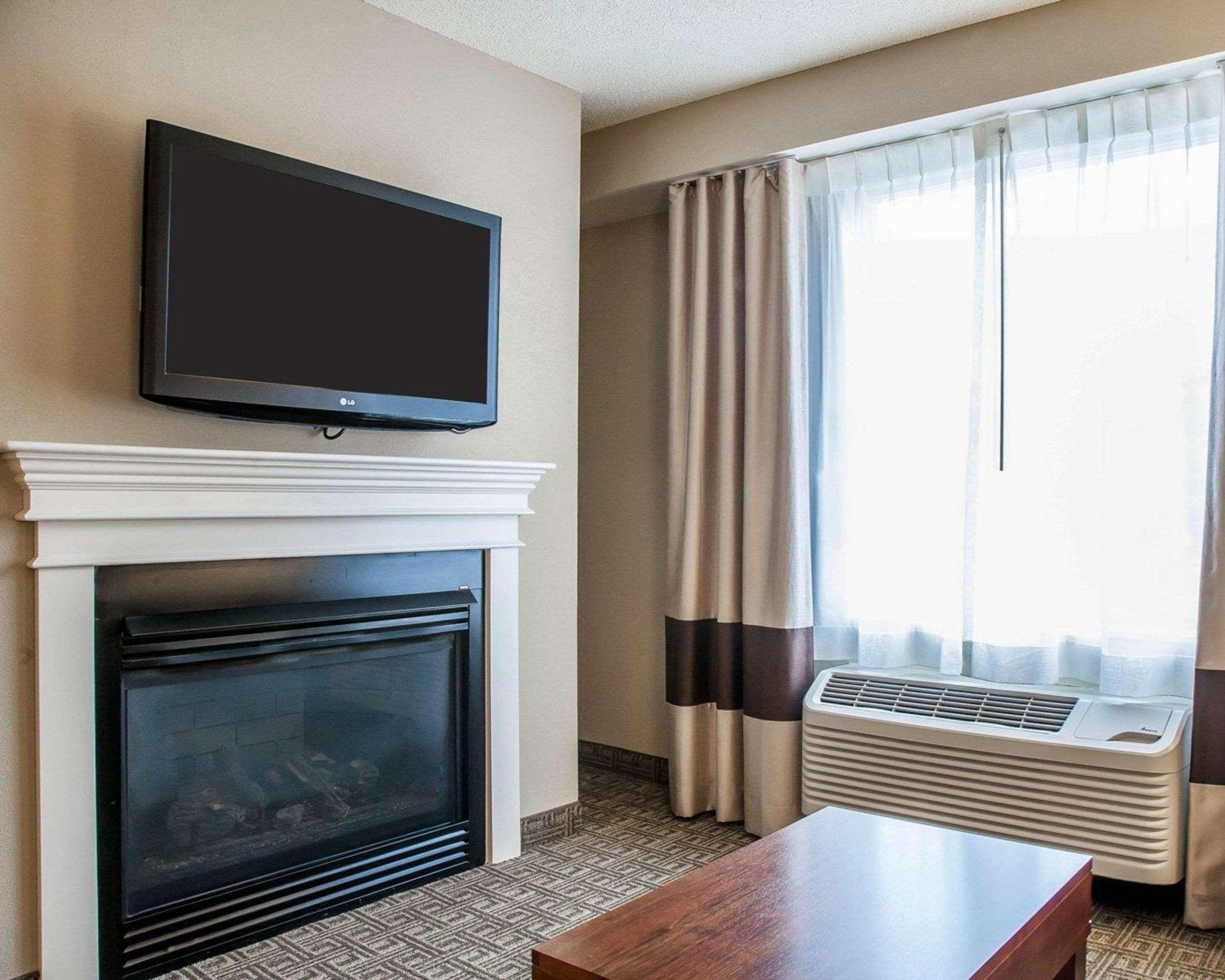 Comfort Inn & Suites Sturbridge-Brimfield Dış mekan fotoğraf